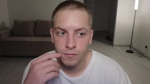 Snapshot of danila_trezzini chatting on July 21, 7:49 pm danila online show from July 21, 7:49 pm