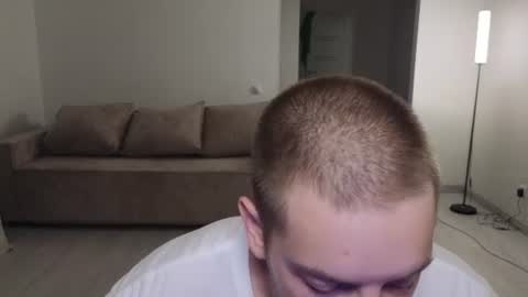 Snapshot of danila_trezzini chatting on July 22, 7:27 pm danila online show from July 22, 7:27 pm