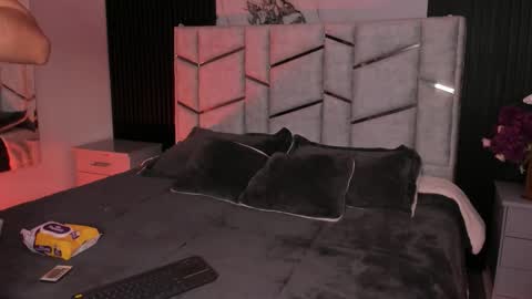 Dani Phonenix online show from December 15, 7:29 pm