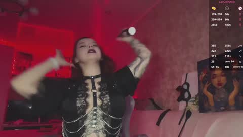 Snapshot of daniredheadevil chatting on February 6, 5:25 am Your mistress Dani online show from February 6, 5:25 am