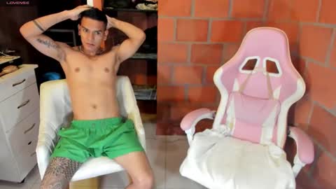 Snapshot of danisex_1 chatting on August 3, 3:16 am danisex_1 online show from August 3, 3:16 am