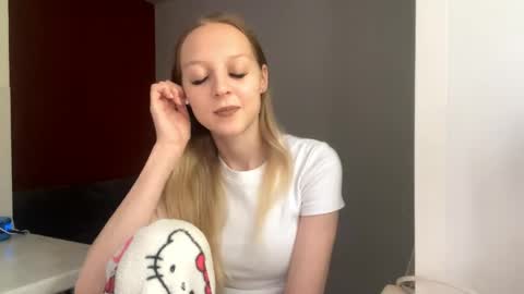Snapshot of danitawind chatting on May 28, 11:07 am Kiki online show from May 28, 11:07 am