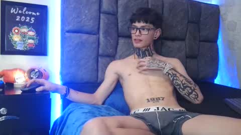 Snapshot of dann_brown chatting on January 16, 2:30 am Dann Brown online show from January 16, 2:30 am