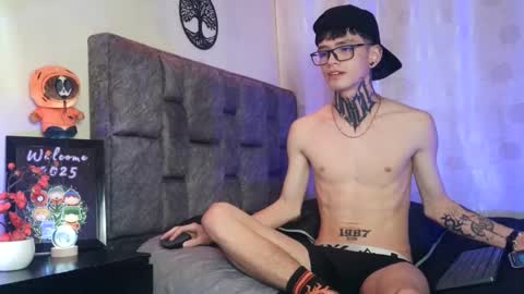 Snapshot of dann_brown chatting on February 5, 2:08 am Dann Brown online show from February 5, 2:08 am