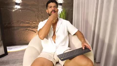 Snapshot of dann_saenz chatting on April 25, 1:03 pm Dann saenz online show from April 25, 1:03 pm