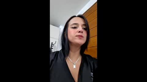 Snapshot of danna_queen69 chatting on February 26, 2:32 am danna_queen69 online show from February 26, 2:32 am