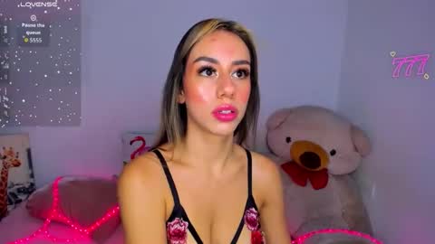 Snapshot of danna_rhodesx chatting on May 8, 6:41 am Danna Rhodes online show from May 8, 6:41 am