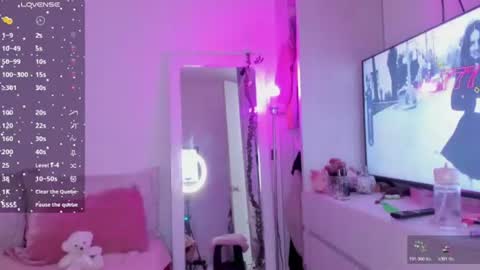 Snapshot of danna_rhodesx chatting on July 22, 2:31 pm Danna Rhodes online show from July 22, 2:31 pm