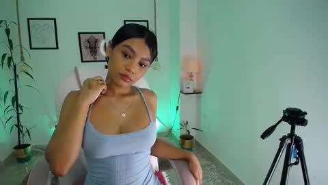 Danna online show from April 7, 11:59 pm