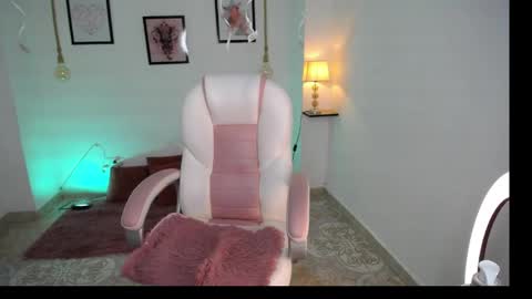 Snapshot of danna_rouse_ chatting on May 29, 11:14 pm Danna online show from May 29, 11:14 pm