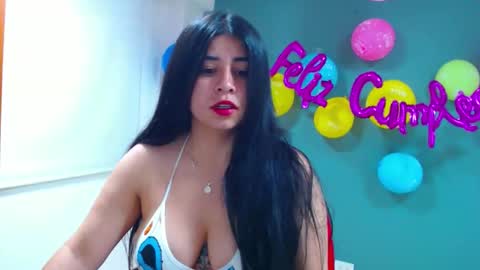 Snapshot of danna_rouses_ chatting on May 19, 7:47 am dannarouses online show from May 19, 7:47 am