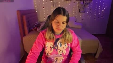 Snapshot of danna_wry chatting on April 5, 2:53 am danna_wry online show from April 5, 2:53 am