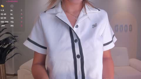 Danna Cruz  online show from January 22, 12:59 am