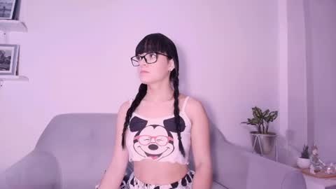 Snapshot of dannahyde chatting on June 15, 3:36 pm Insta DannaBlueX online show from June 15, 3:36 pm
