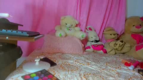 Danna Sofia jeins online show from October 7, 9:06 am