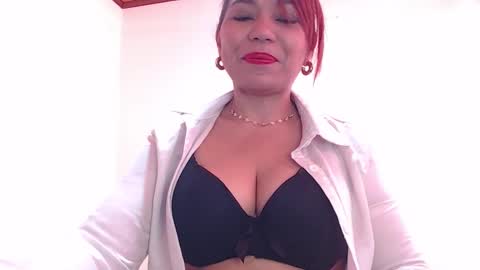 Snapshot of dannamomcerratt chatting on March 1, 7:27 pm dannamomcerratt online show from March 1, 7:27 pm