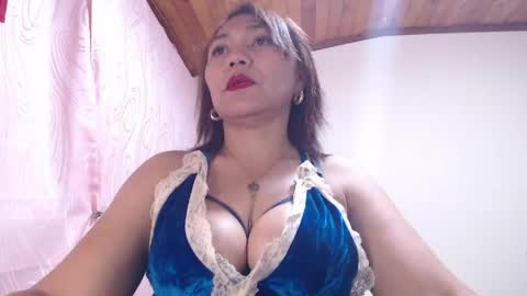 dannamomcerratt online show from April 16, 1:39 am