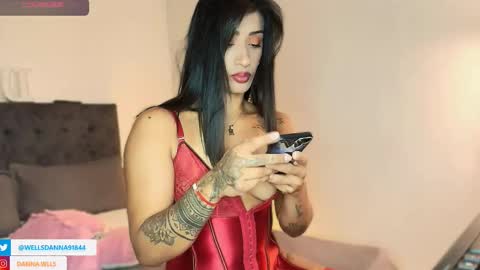 Snapshot of dannawells chatting on October 12, 3:33 pm Danna Wells online show from October 12, 3:33 pm