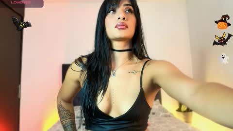 Snapshot of dannawells chatting on November 1, 7:27 pm Danna Wells online show from November 1, 7:27 pm