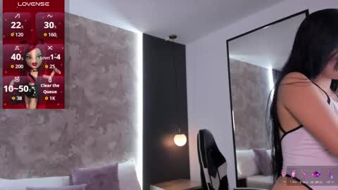 Snapshot of danne_bratz_ chatting on October 31, 3:35 pm D A N N A online show from October 31, 3:35 pm