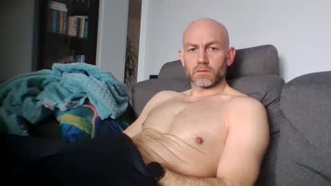 Snapshot of danny81boy chatting on April 24, 10:07 am danny81boy online show from April 24, 10:07 am