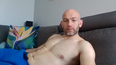 Snapshot of danny81boy chatting on May 3, 9:37 am danny81boy online show from May 3, 9:37 am