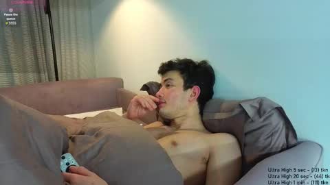 Snapshot of danny__magic chatting on December 13, 7:53 pm danny__magic online show from December 13, 7:53 pm