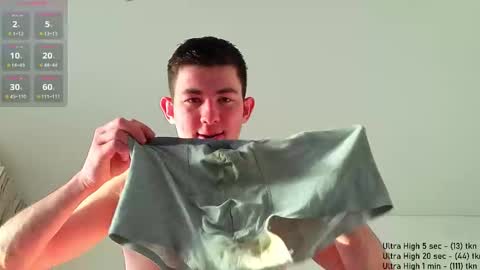 Snapshot of danny__magic chatting on January 8, 9:44 am danny__magic online show from January 8, 9:44 am