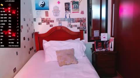 phantom555 online show from December 3, 7:01 pm