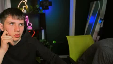 Snapshot of danny_dark1 chatting on April 3, 7:01 pm danny_dark1 online show from April 3, 7:01 pm