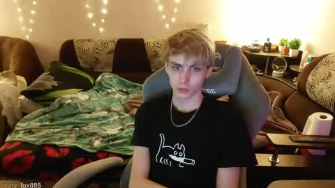 Snapshot of danny_fox888 chatting on May 1, 7:40 pm Daniel online show from May 1, 7:40 pm