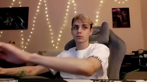 Snapshot of danny_fox888 chatting on June 23, 9:57 pm Daniel online show from June 23, 9:57 pm
