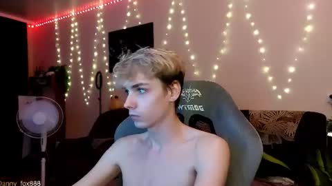 Snapshot of danny_fox888 chatting on July 18, 10:02 pm Daniel online show from July 18, 10:02 pm