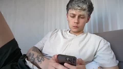 Snapshot of danny_love01 chatting on April 11, 1:37 pm danny online show from April 11, 1:37 pm