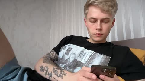 Snapshot of danny_love01 chatting on April 15, 11:50 am danny online show from April 15, 11:50 am