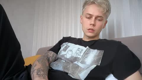 Snapshot of danny_love01 chatting on May 1, 12:10 pm danny online show from May 1, 12:10 pm