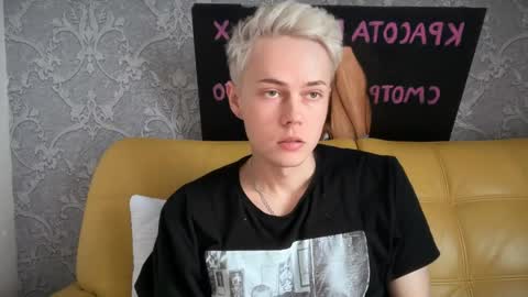 Snapshot of danny_love01 chatting on May 3, 11:16 am danny online show from May 3, 11:16 am