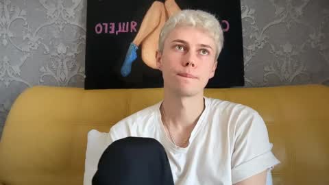Snapshot of danny_love01 chatting on May 18, 11:16 am danny online show from May 18, 11:16 am