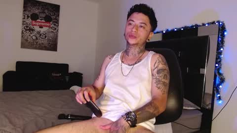 Snapshot of danny_stark chatting on December 27, 2:04 am Danny  online show from December 27, 2:04 am