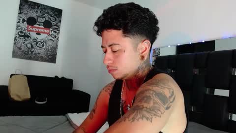 Snapshot of danny_stark chatting on February 8, 11:45 pm Danny  online show from February 8, 11:45 pm