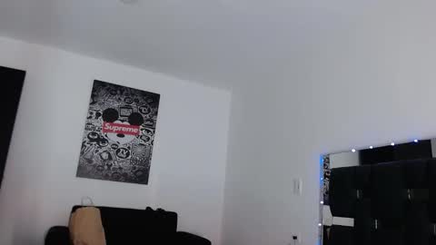 Snapshot of danny_stark chatting on February 9, 4:07 pm Danny  online show from February 9, 4:07 pm