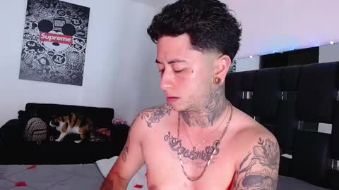 Snapshot of danny_stark chatting on February 26, 11:04 pm Danny  online show from February 26, 11:04 pm