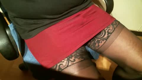 dansuit online show from December 15, 11:25 am