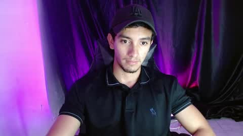 Snapshot of dante_18cm chatting on May 8, 12:38 am Dante online show from May 8, 12:38 am
