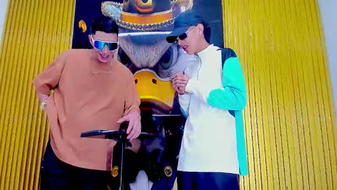 dante_brown1 online show from October 10, 9:03 pm