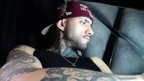 Snapshot of dante_d_angelo_ chatting on August 8, 8:05 am dante_d_angelo_ online show from August 8, 8:05 am