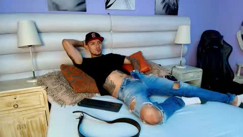 Snapshot of dante_flamee chatting on February 9, 1:26 pm dante_flamee online show from February 9, 1:26 pm