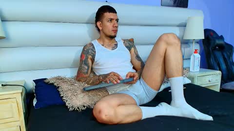 Snapshot of dante_flamee chatting on February 24, 12:36 pm dante_flamee online show from February 24, 12:36 pm