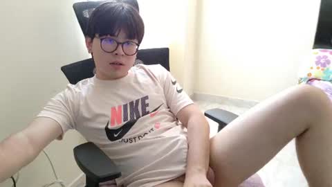 Snapshot of dante_gothic chatting on June 21, 8:22 pm dante_gothic online show from June 21, 8:22 pm