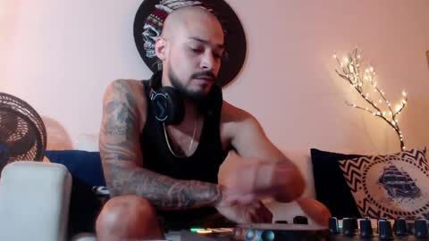 Snapshot of dante_hell1 chatting on April 23, 1:18 am Dante Hell online show from April 23, 1:18 am